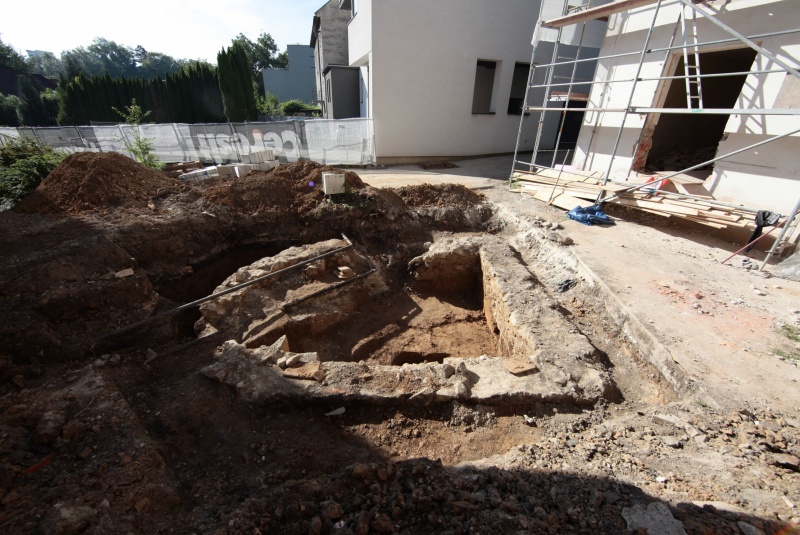 Novinky / Vzácna kaplnka aj nálezy z praveku: Pri Ružičkovom dome našli významné archeologické objavy - foto
