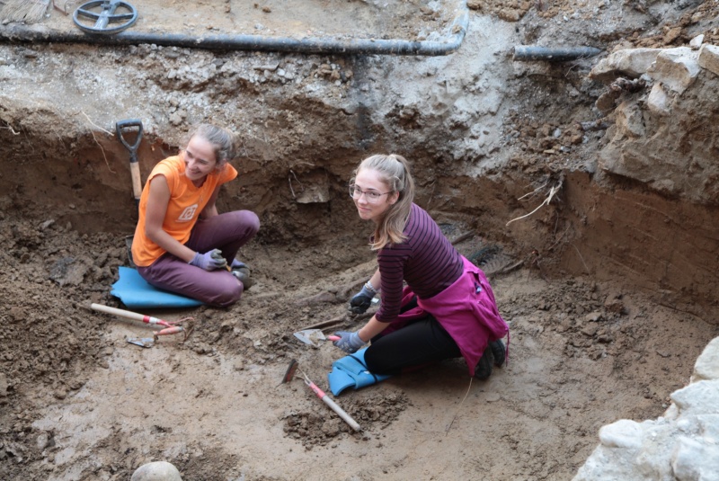 Novinky / Vzácna kaplnka aj nálezy z praveku: Pri Ružičkovom dome našli významné archeologické objavy - foto